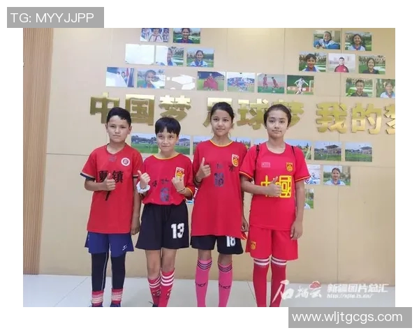 学生课上热议足球明星的风采与成就分享活动