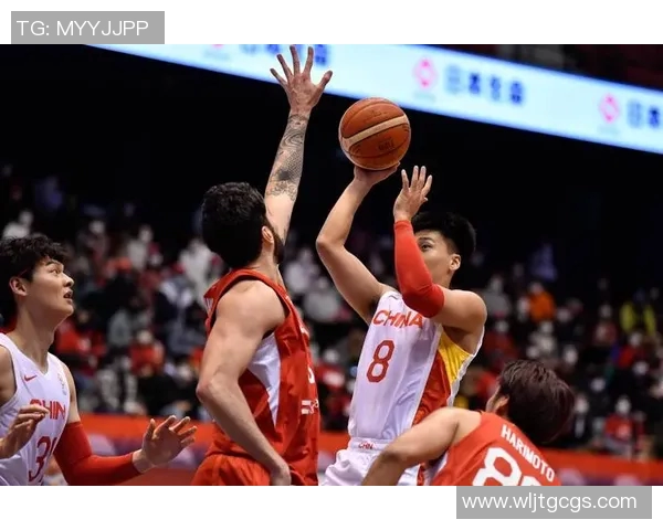 广州篮球队在世界杯预选赛积分榜上以62分稳居第一名展现强劲实力